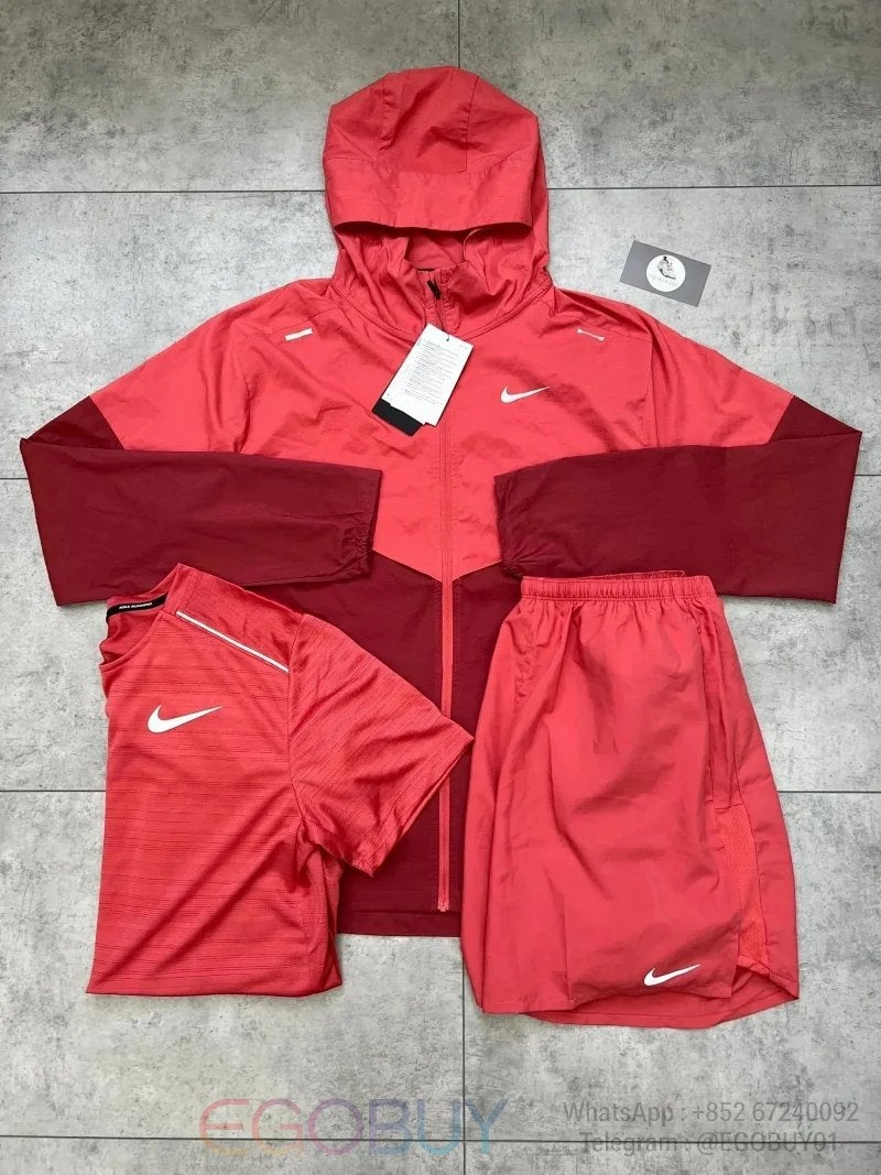 Nike sportset: jas, T-shirt en korte broek, Maat 48/50 (M), Nieuw, Ophalen of Verzenden, Hardlopen of Fietsen