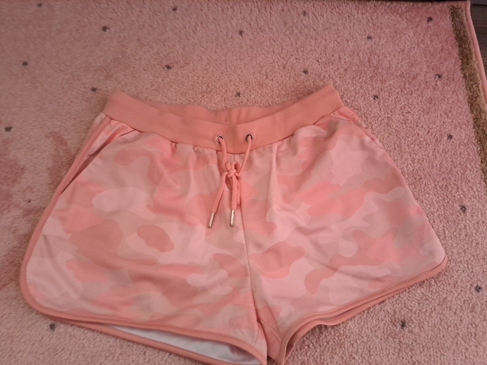 Roze camouflage shorts, H&M, Kort, Nieuw, Ophalen of Verzenden