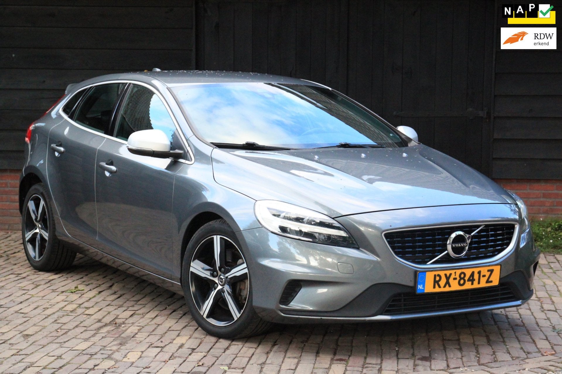 Volvo V40 2.0 T4 Business Sport R Design/Navigatie/Stoelverw, Auto's, Gebruikt, Automatische klimaatregeling, Origineel Nederlands