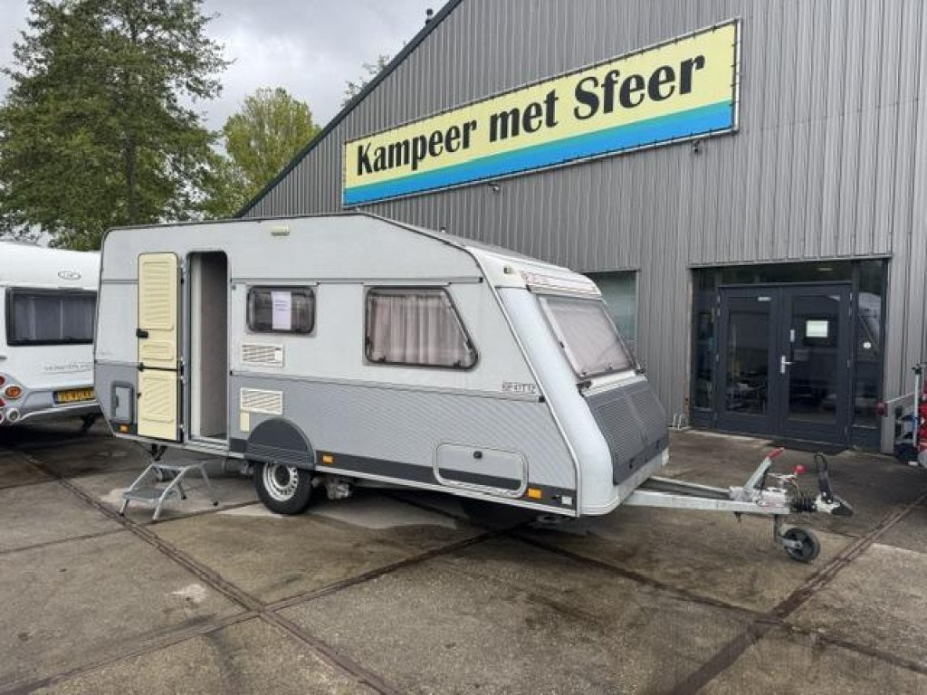 Kip Greyline 47 (rondzit en treinzit) met mover en luifel, Niet ingevuld, Overige typen, Kip, Bedrijf
