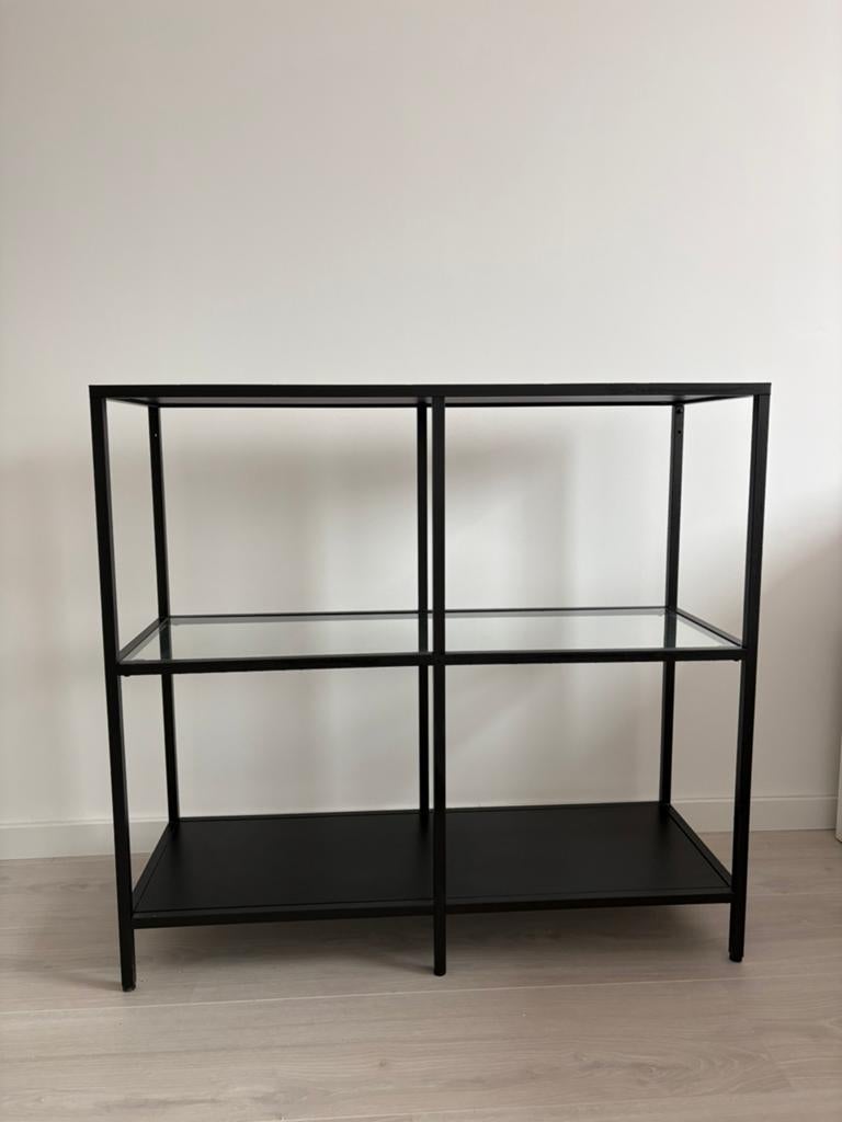 Vittsjo stellingkast ikea zwartbruin/glas, Huis en Inrichting, Kasten | Stellingkasten, Ophalen, Zo goed als nieuw