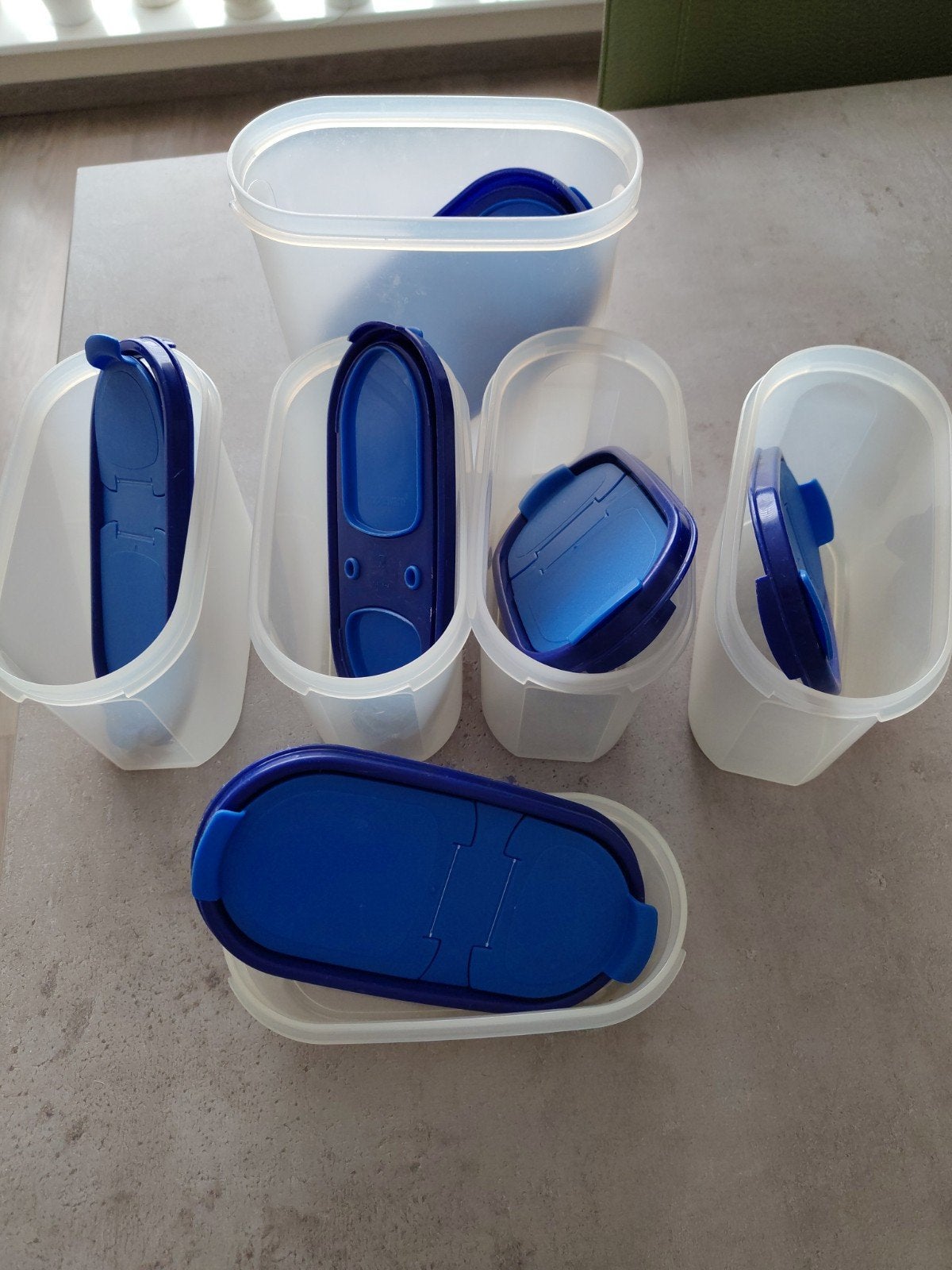 Set van 6 Tupperware voorraadbussen met blauwe deksels, Ophalen, Gebruikt, Blauw, Bus of Trommel