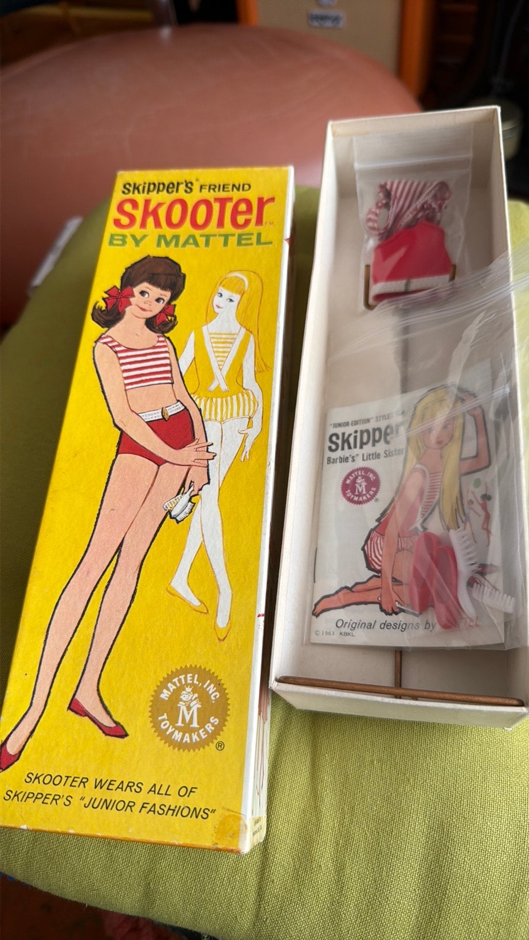 Barbie vintage Skooter doos Titian en toebehoren, Verzamelen, Ophalen of Verzenden, Zo goed als nieuw, Accessoires