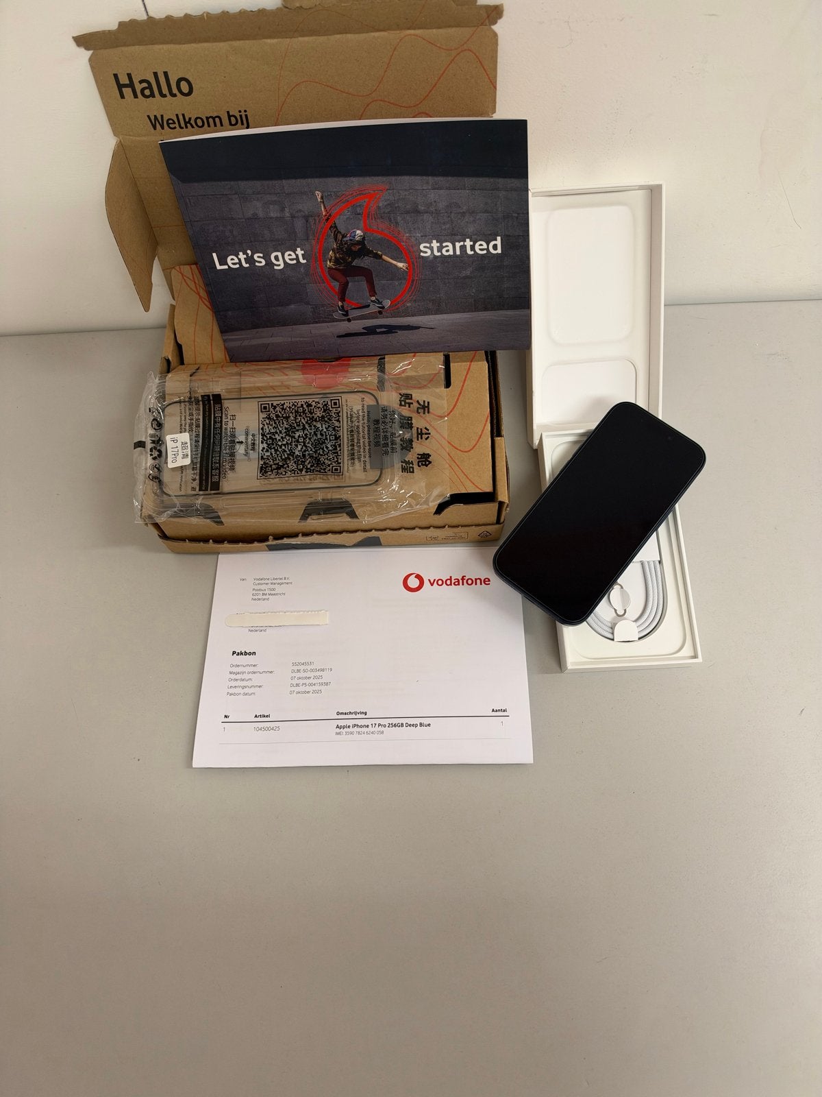 Apple iPhone 17 Pro 256GB Deep Blue - Zo goed als nieuw, Blauw, Zo goed als nieuw, Zonder simlock, Zonder abonnement