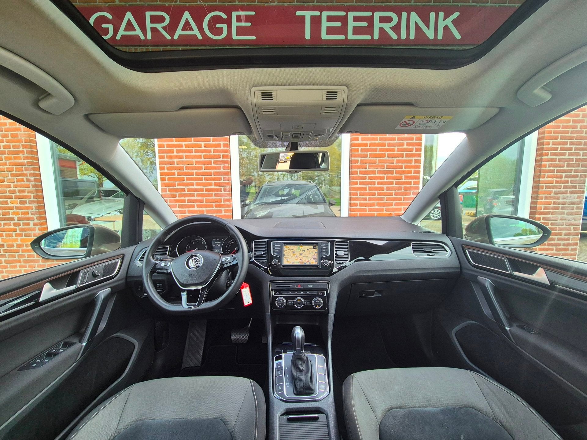 Volkswagen Golf Sportsvan 1.2 TSI Highline 110PK 5drs AUTOMA, Dealer onderhouden, Stof, Gebruikt, Euro 6