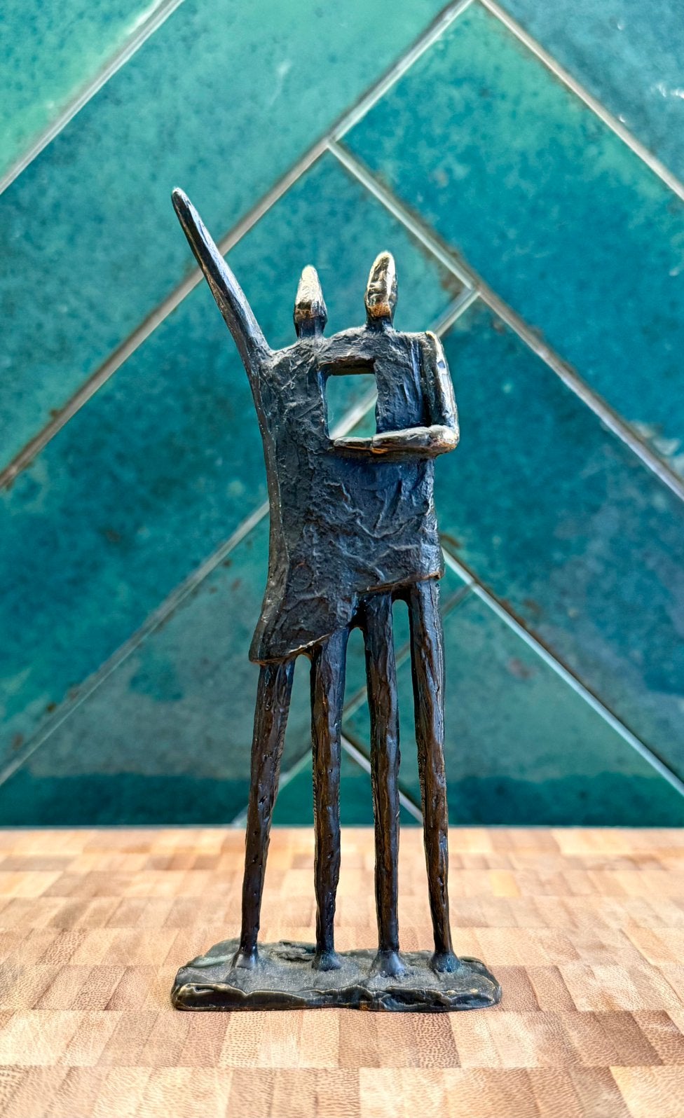 ‘Vriendschap’ door Jos Gielen, Ophalen, Brons