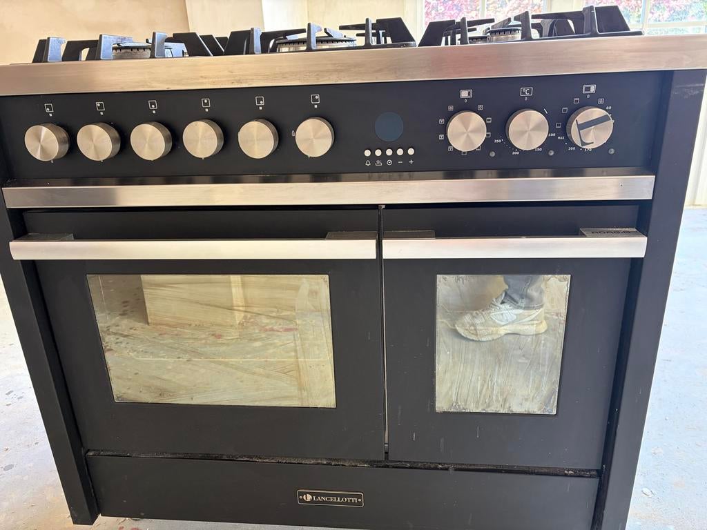 Lancellotti Italiaans Fornuis 6 Gasbranders Dubbele Oven, Ophalen, 60 cm of meer, Zo goed als nieuw, Gas