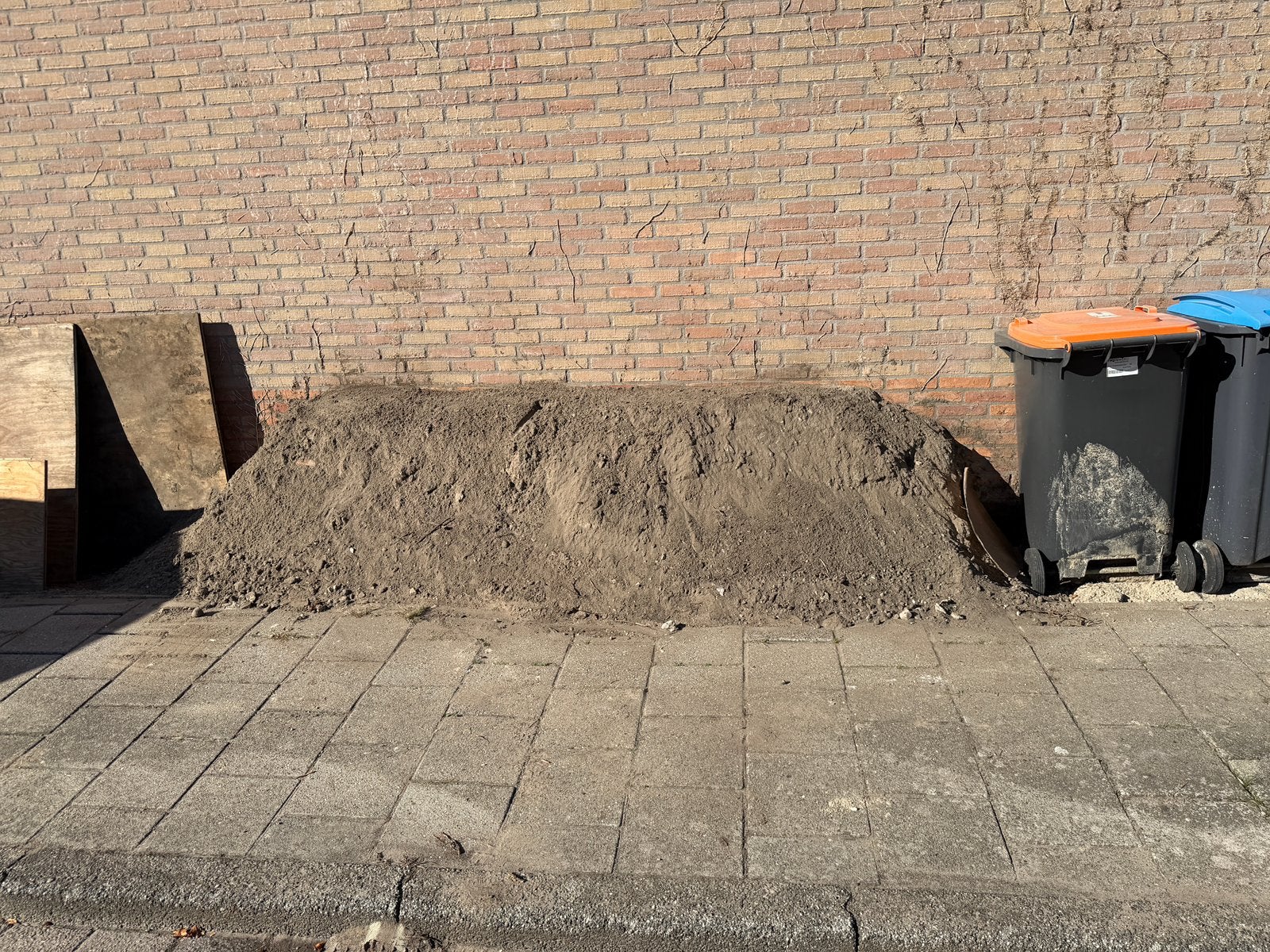 Gratis Ophoogzand / tuinaarde  3m3, Tuin en Terras, Ophalen, Gebruikt, Straatzand