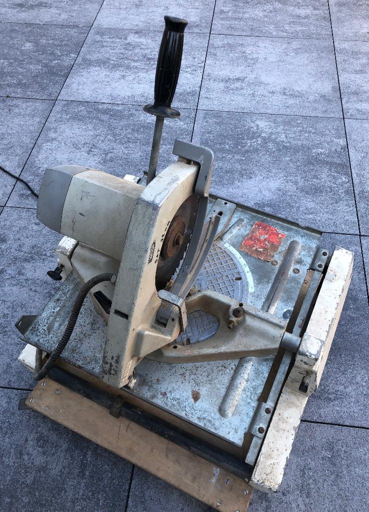 Zaagmachine Elu, Doe-het-zelf en Verbouw, Gereedschap | Zaagmachines, Gebruikt, Afkortzaag, 1200 watt of meer, 30 tot 70 mm, Ophalen