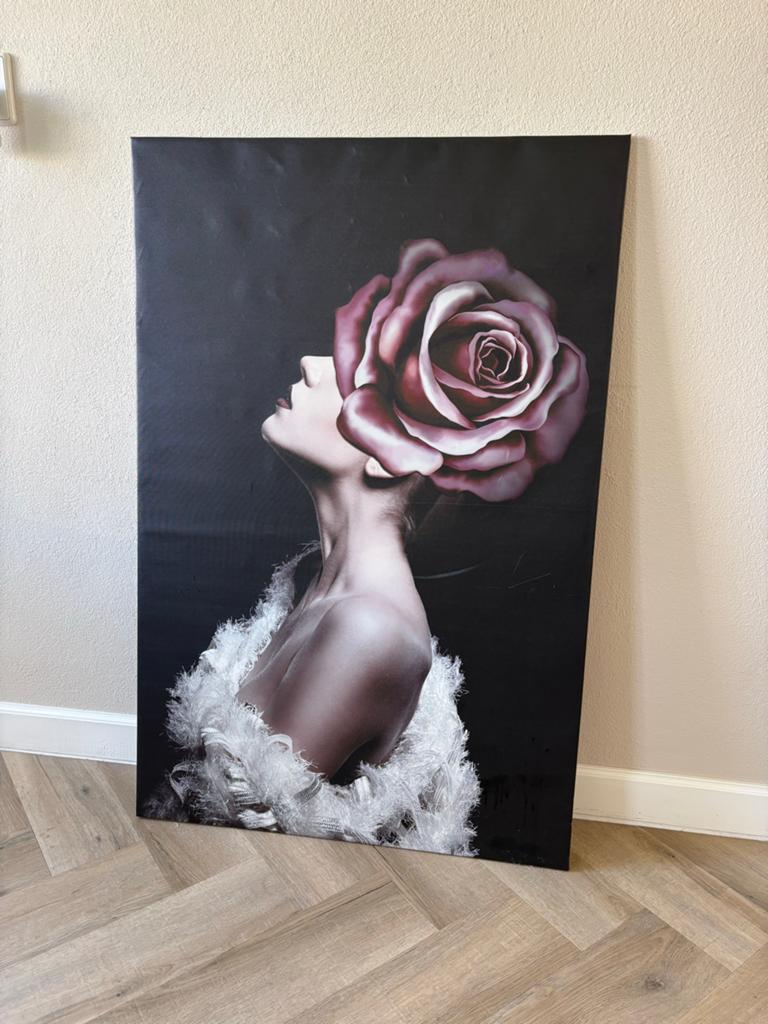 Mooie poster op hardboard met roos en vrouw, Verzenden, Zo goed als nieuw