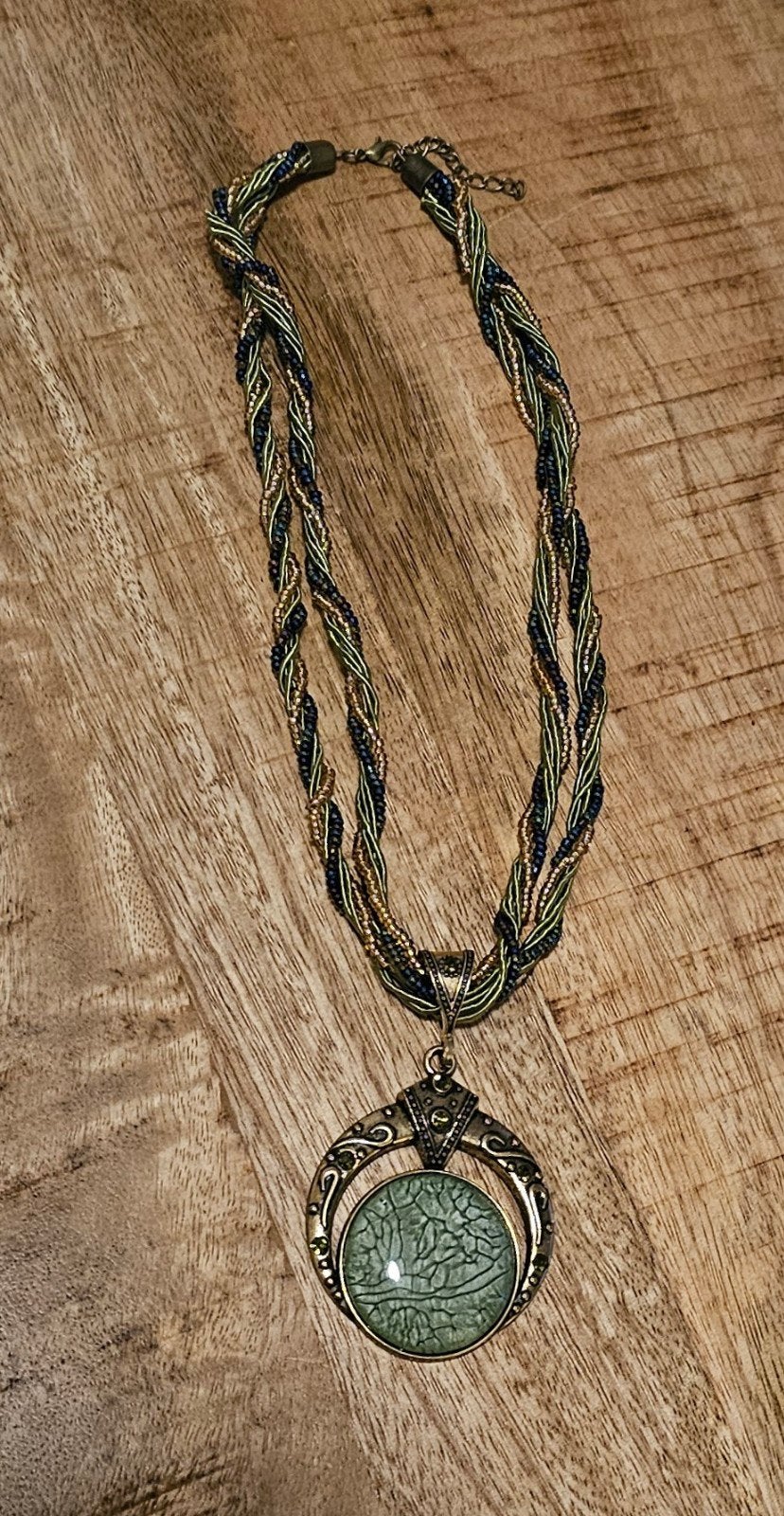 Halsketting met hanger en groene steen, Nieuw, Ophalen of Verzenden, Groen, Overige materialen