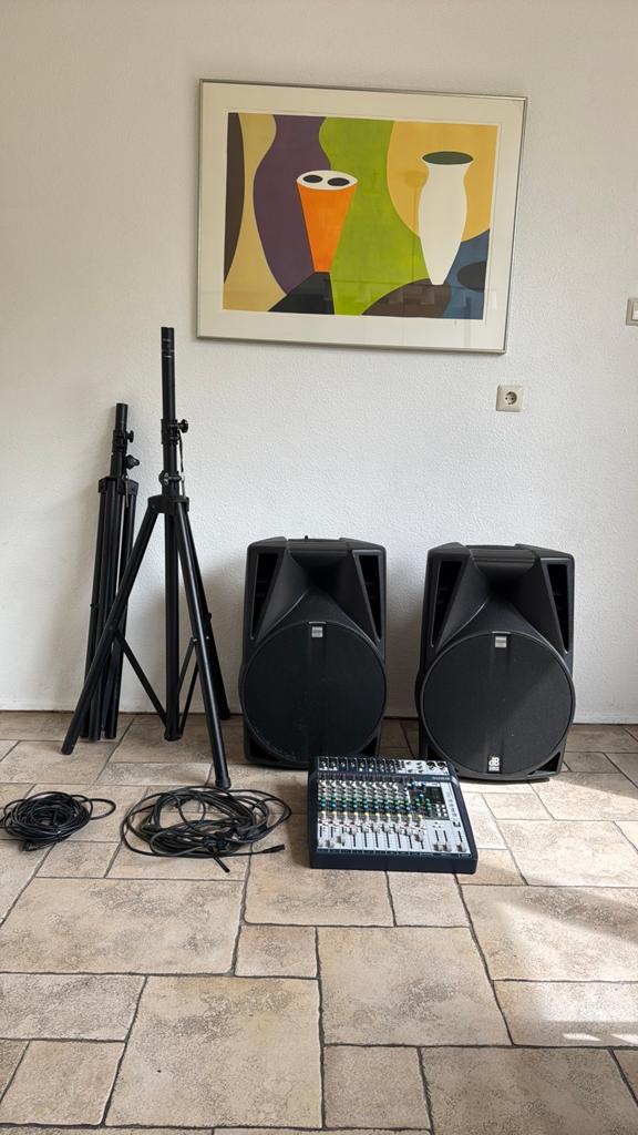 Complete Zang Installatie: Soundcraft Mixer, dB Opera Speake, Ophalen, Gebruikt, 10 tot 20 kanalen, Microfooningang