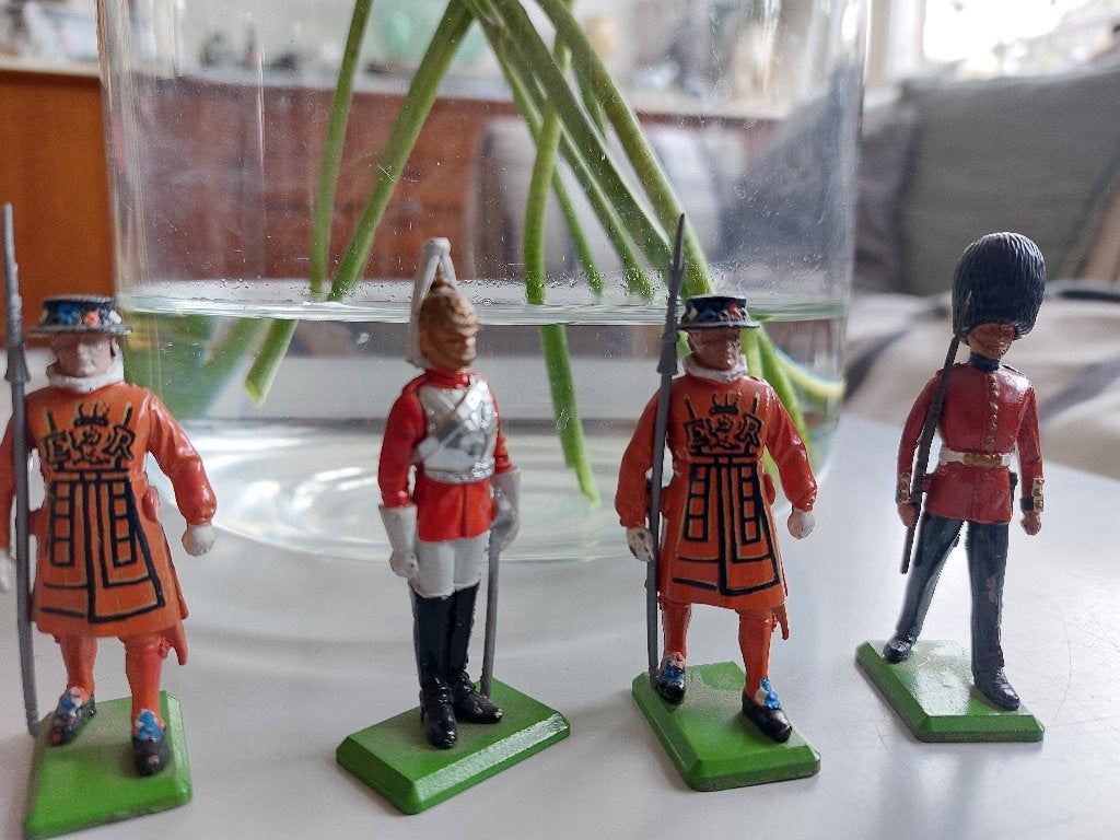 vintage metalen soldaatjes militaire figuurtjes Britains Ltd, Verzamelen, Poppetjes en Figuurtjes, Ophalen, Zo goed als nieuw