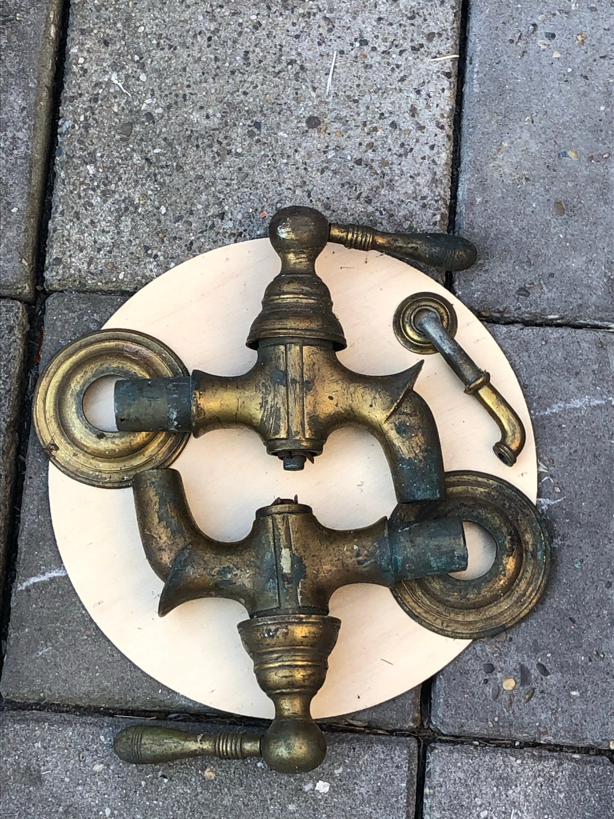 Antieke koperen kranen van het Proveniershof Haarlem, Antiek en Kunst, Antiek | Koper en Brons, Ophalen of Verzenden, Koper