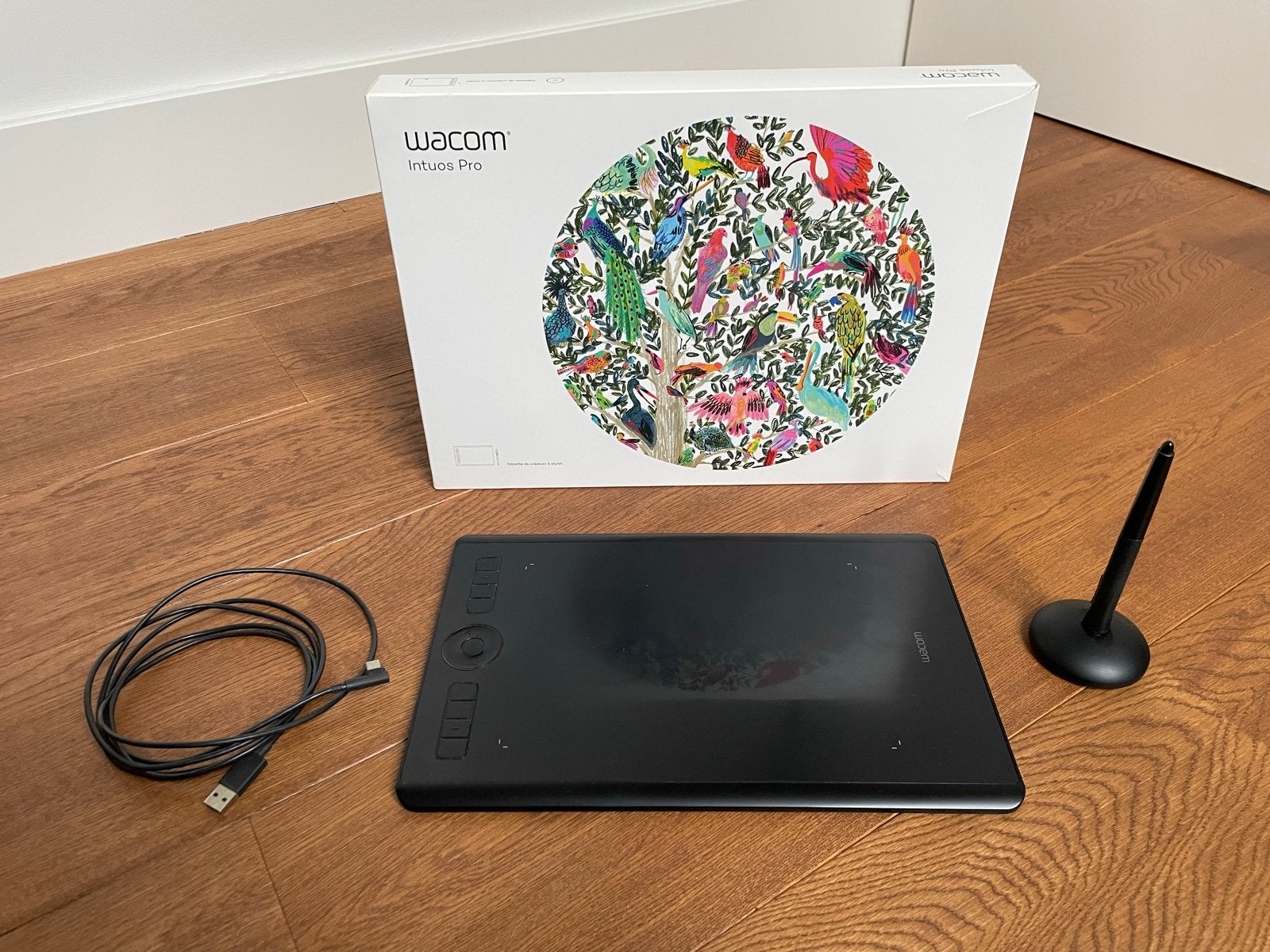 Wacom Intuos Pro tekentablet (M) met pen en accessoires, Computers en Software, Ophalen of Verzenden, Multi-touch, Gebruikt, Bedraad