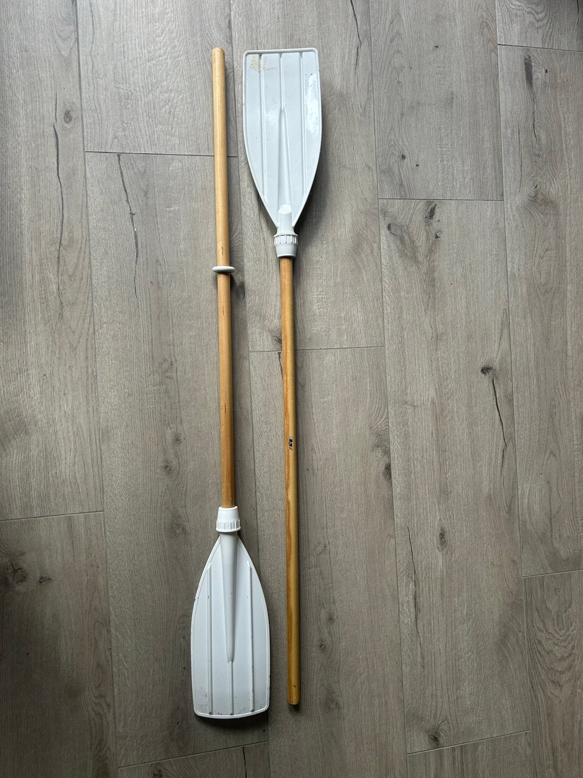 Peddel voor boot of kano - Wit met houten steel, Ophalen of Verzenden, Gebruikt