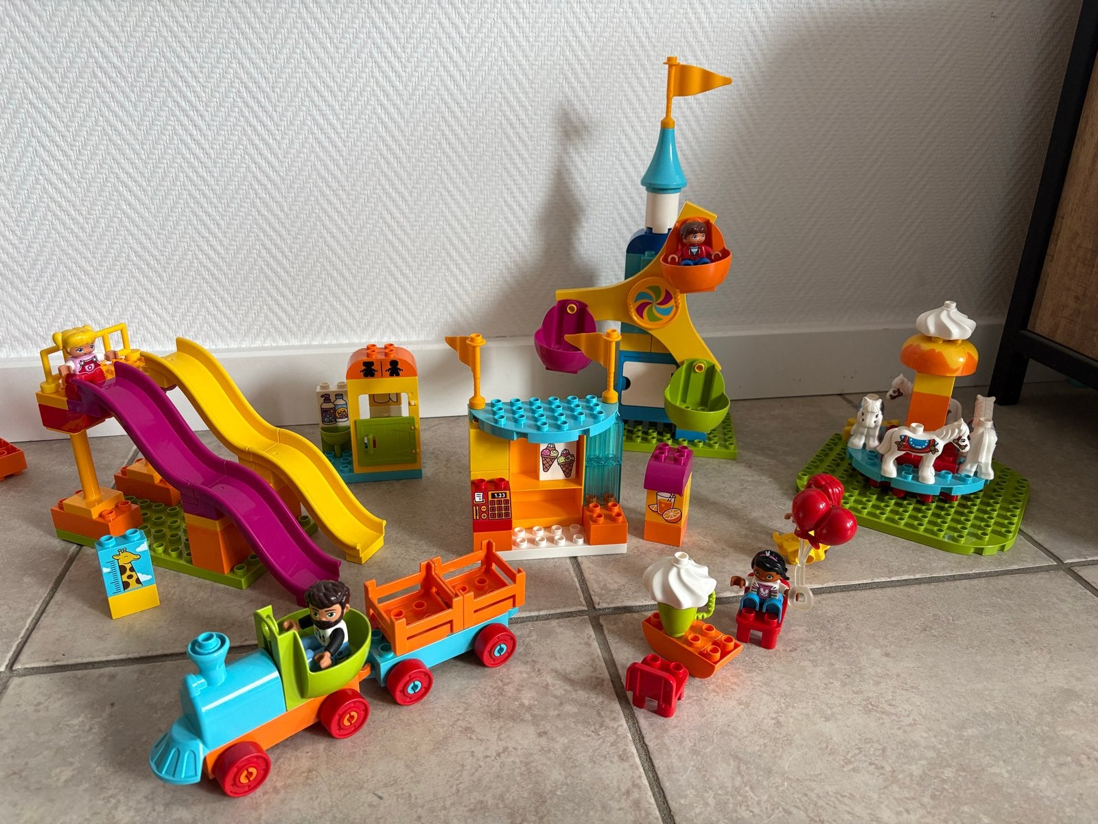 LEGO Duplo Kermis Compleet - Zonder boekje, Kinderen en Baby's, Speelgoed | Duplo en Lego, Ophalen of Verzenden, Zo goed als nieuw