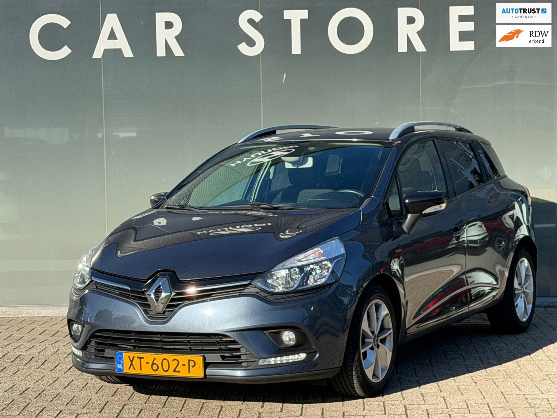 Renault Clio Estate 1.2 TCe Intens Automaat/Carplay/Navi/Air, Auto's, Stof, Gebruikt, 4 cilinders, 635 kg