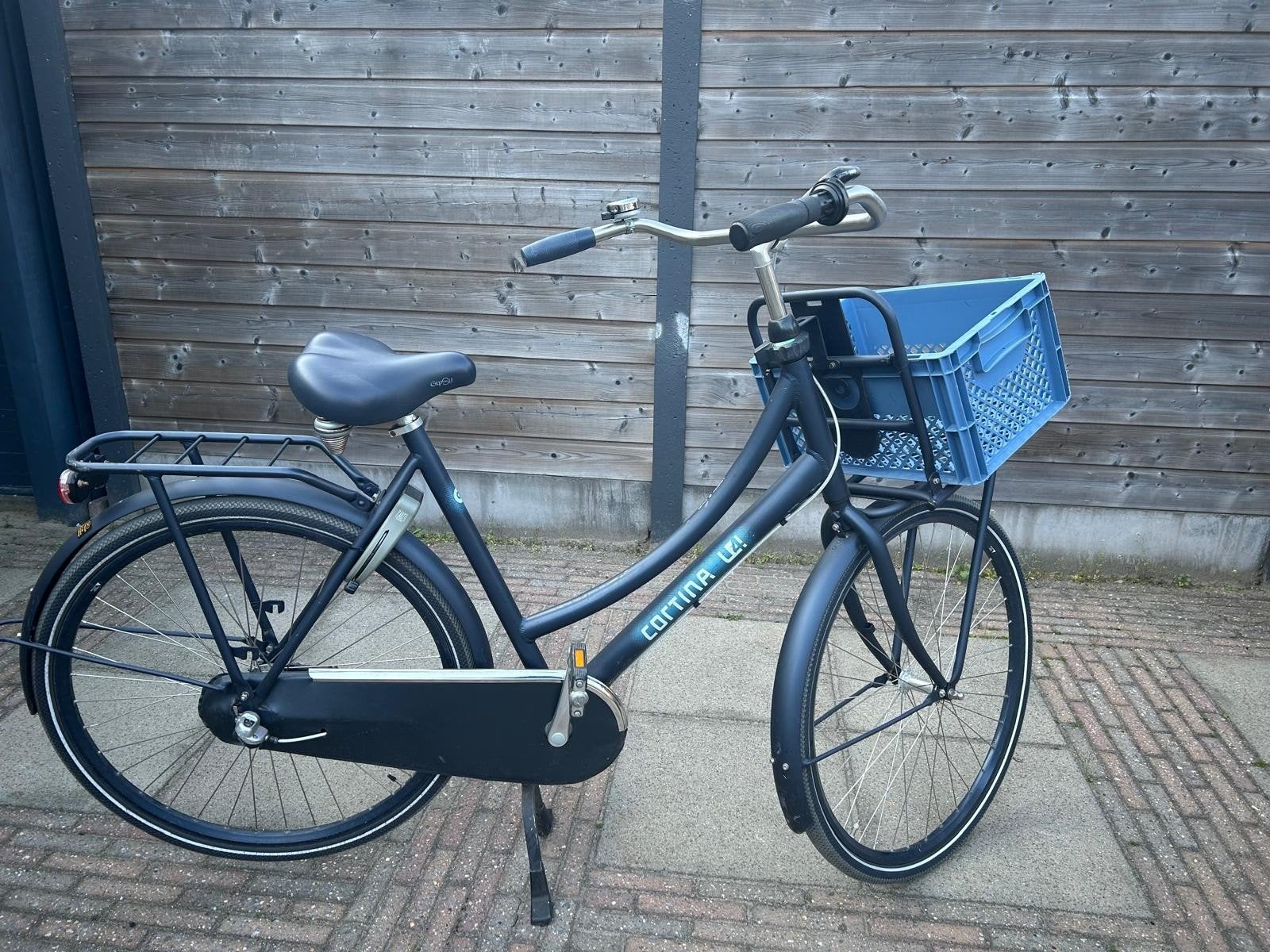 Damesfiets Cortina, Ophalen