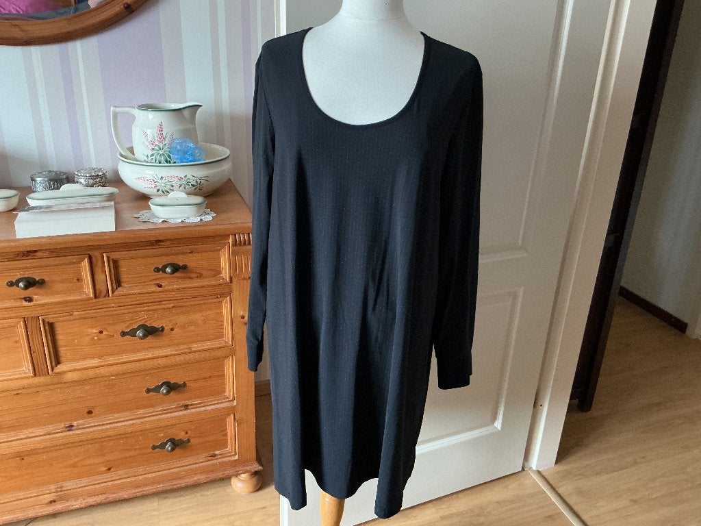Zwarte tuniek van Plus Basics. Maat 46, Kleding | Dames, Plus Basics, Nieuw, Ophalen of Verzenden, Blouse of Tuniek