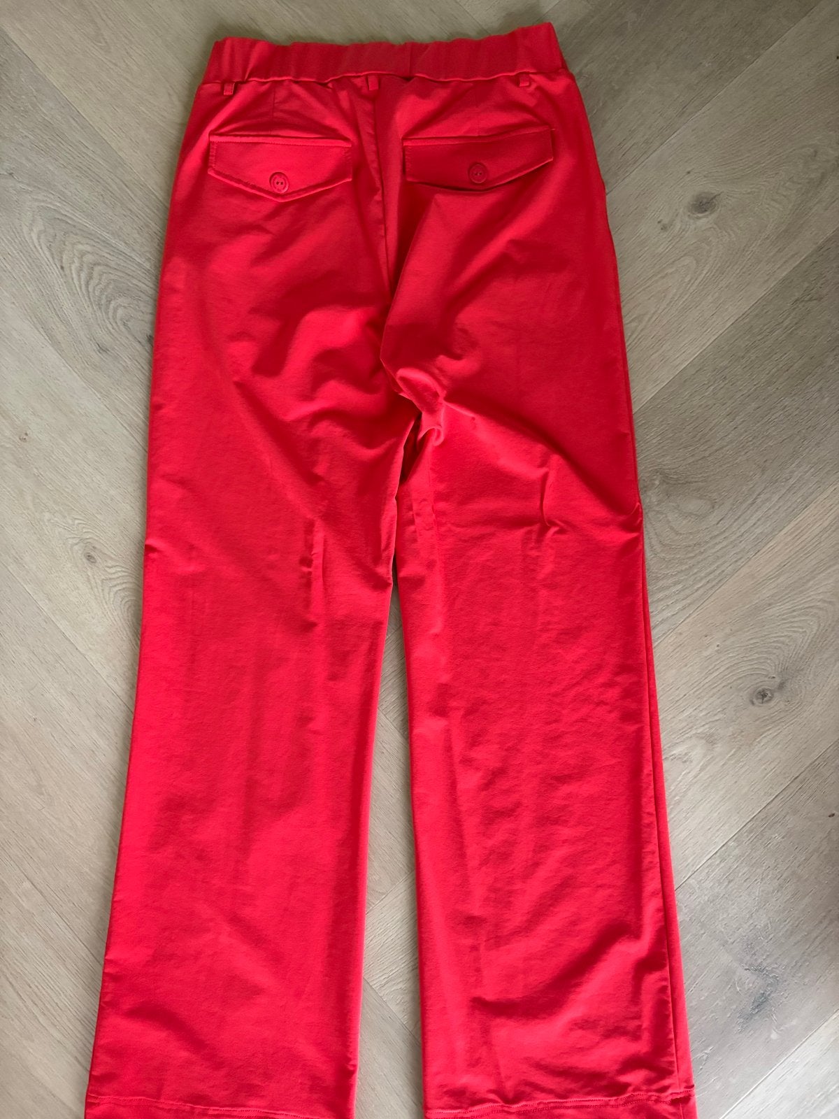 TQ Amsterdam rode broek maat L, Kleding | Dames, Maat 42/44 (L), Ophalen of Verzenden, Zo goed als nieuw, Lang