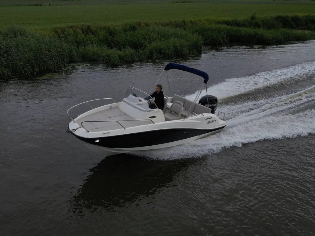Quicksilver 605 Sundeck - 150 pk Mercury | 65 km/u | 465 hr., 70 pk of meer, Gebruikt, 6 m, 2 m