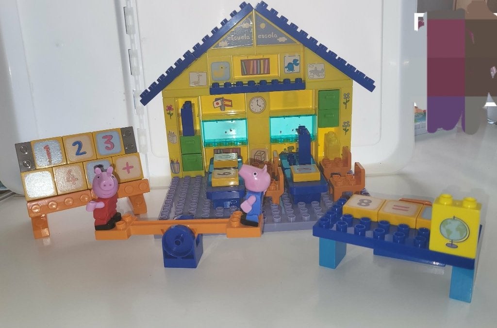 Duplo set peppa pig school, Kinderen en Baby's, Ophalen of Verzenden, Zo goed als nieuw, Duplo