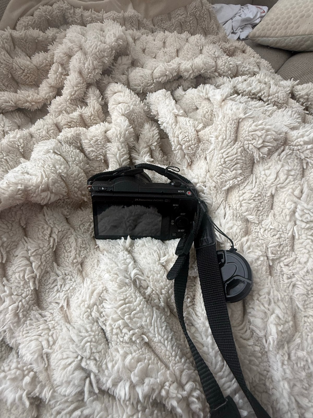 Sony Alpha a5100 systeemcamera met oplader, Oplader, Ophalen of Verzenden, Zo goed als nieuw, 4 t/m 7 keer