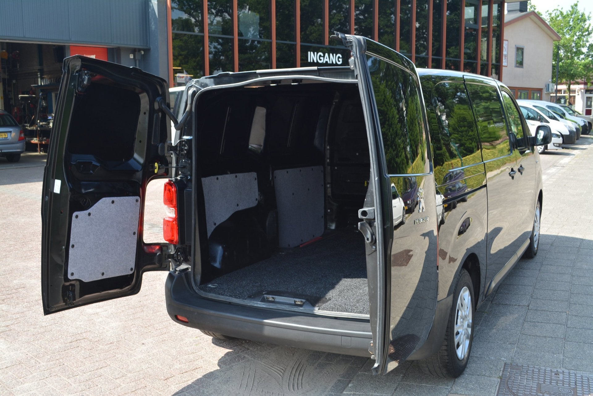 Peugeot Expert 1.6 BlueHDI 95 Standard Premium, Auto's, Bestelauto's, Voorwielaandrijving, Gebruikt, Euro 6, Leder en Stof
