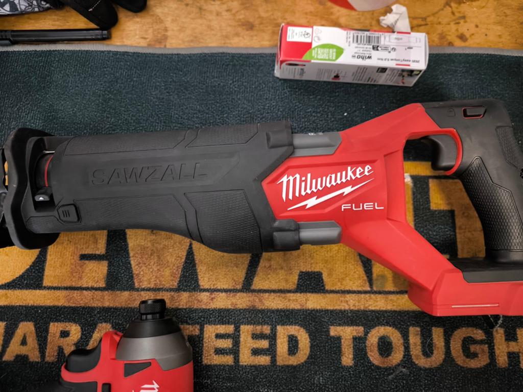 Milwaukee FUEL M18 Set: Slagschroevendraaier, Reciprozaag, M, Ophalen, Nieuw, Reciprozaag, Milwaukee