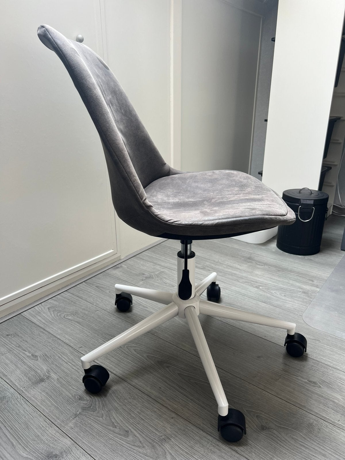 Grijze (bureau) stoel op wieltjes, Ophalen, Zo goed als nieuw, Grijs, Bureaustoel