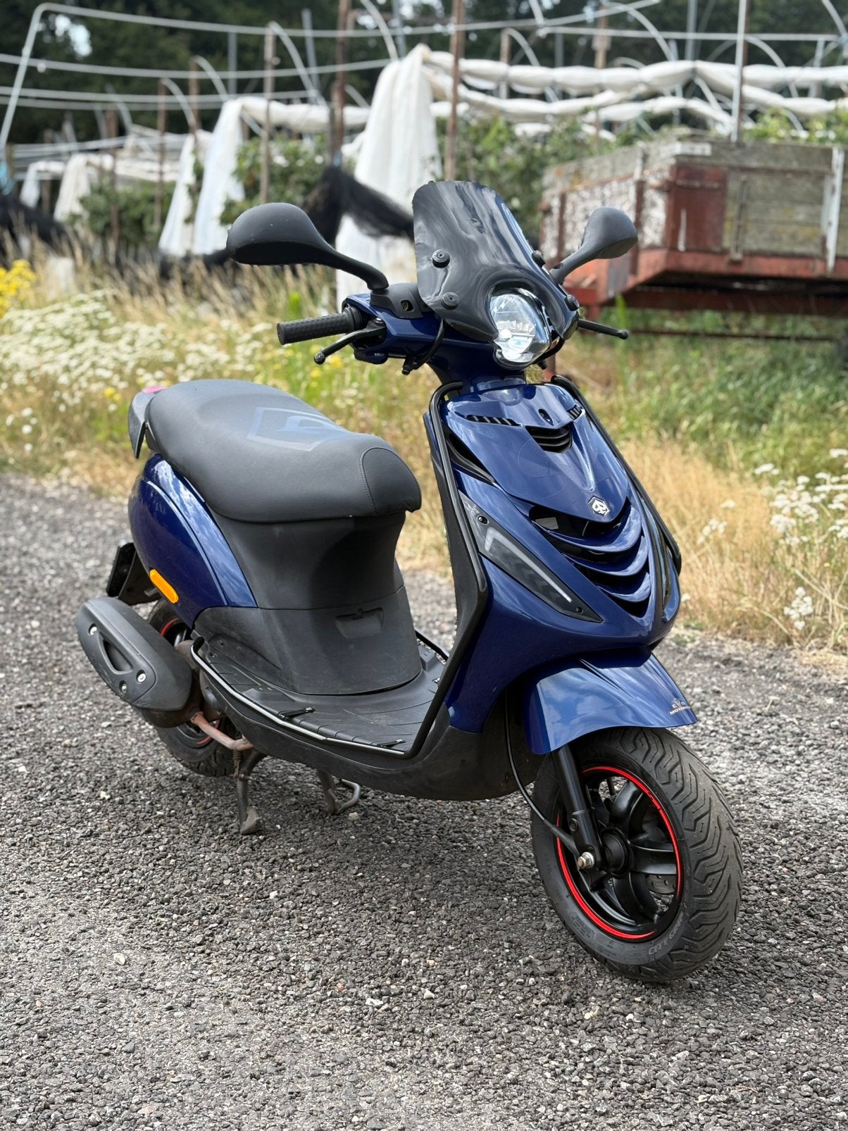 Piaggio zip 50cc 2021 full option GARANTIE, Fietsen en Brommers, Scooters | Vespa, Zo goed als nieuw, Overige modellen, Benzine