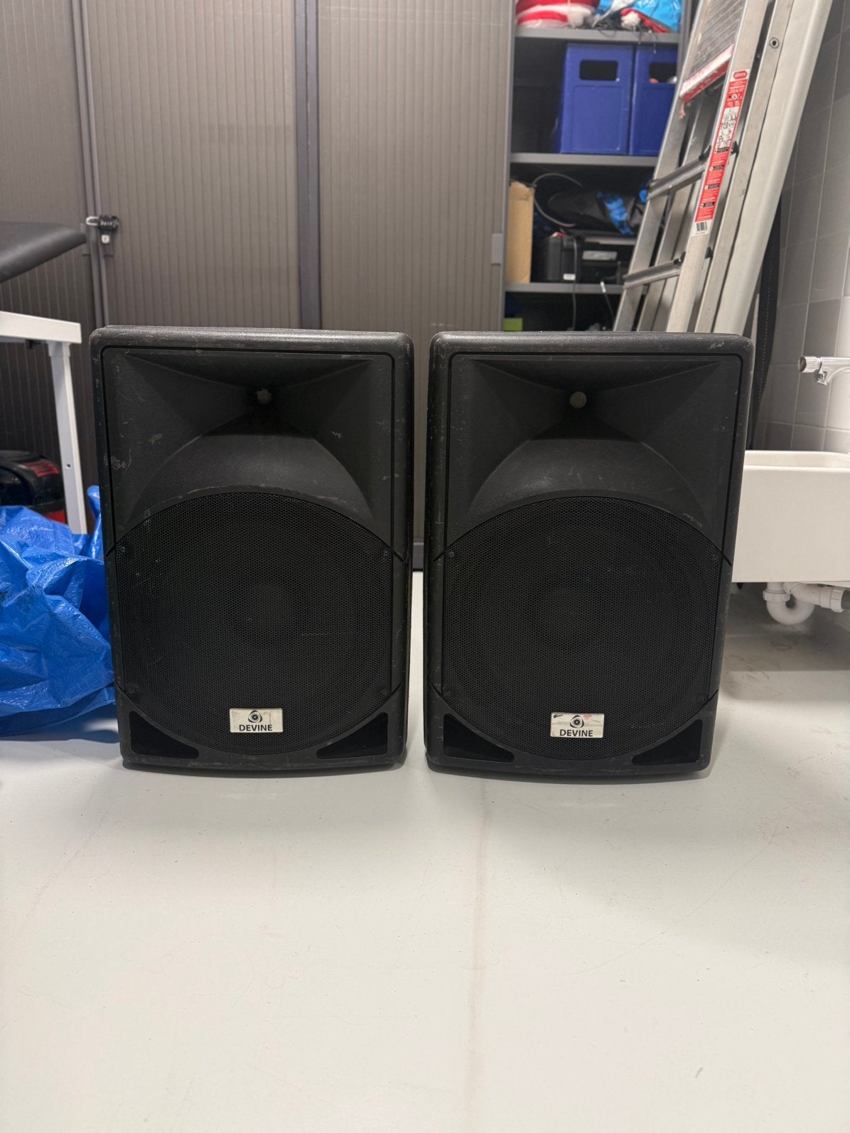 Devine speaker set, Overige merken, Ophalen of Verzenden, Zo goed als nieuw, 120 watt of meer