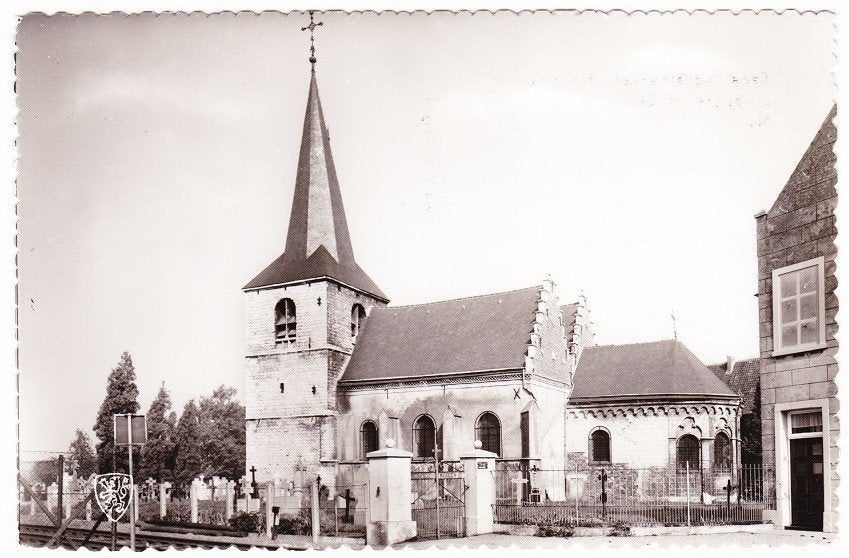 Limbricht bij Sittard - H. Salvius kerk, Verzamelen, Ansichtkaarten | Nederland, Verzenden, 1940 tot 1960, Ongelopen, Limburg