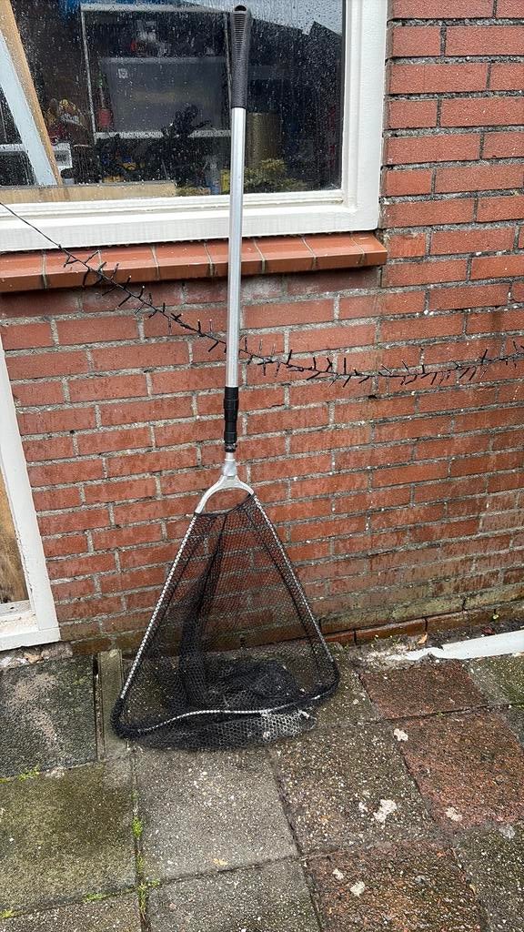 2 visnetten, Ophalen, Zo goed als nieuw