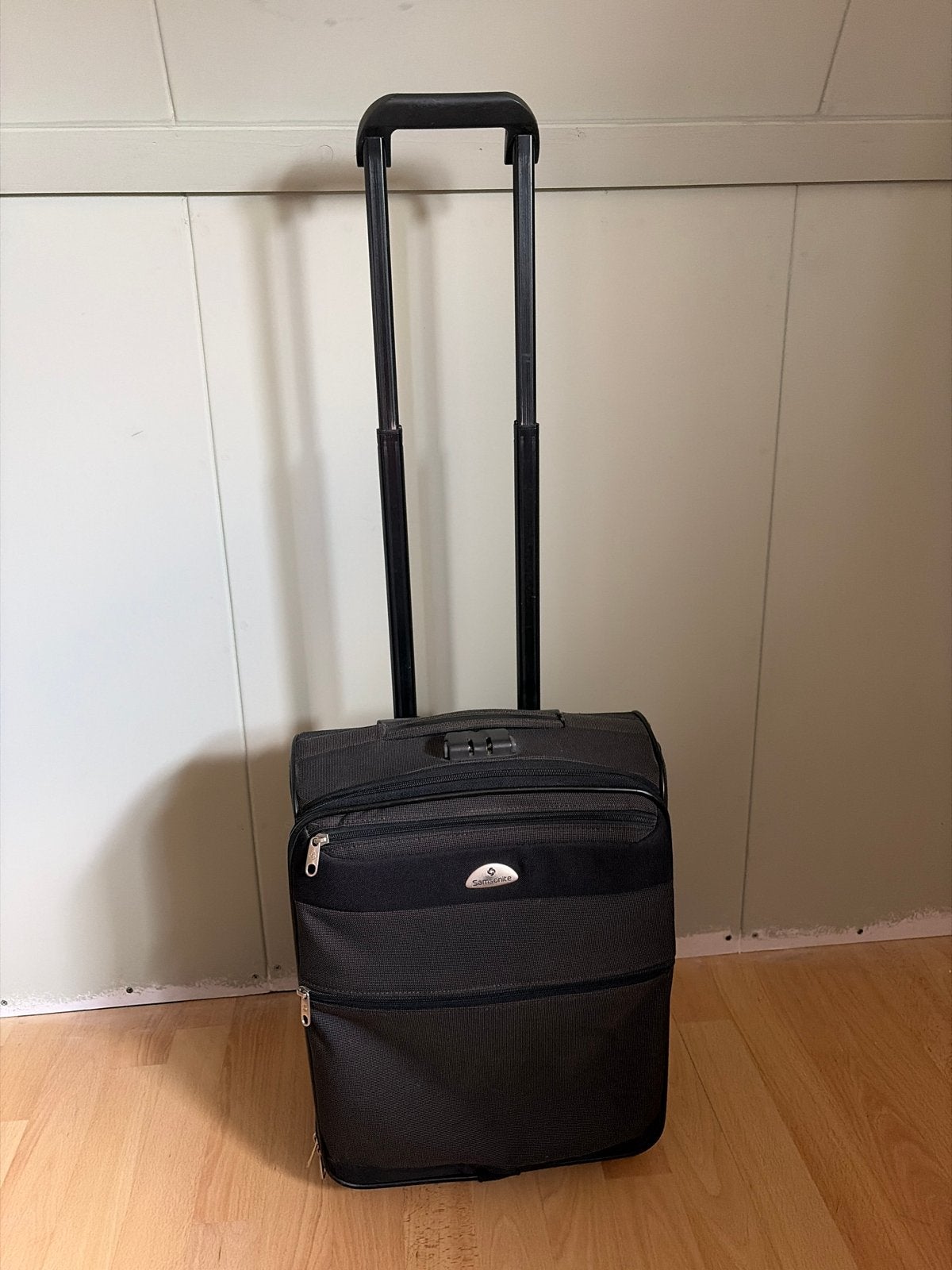Samsonite reiskoffer met uitschuifbare handgreep en wieltjes, Ophalen, Gebruikt, 20 tot 30 cm, Zwart