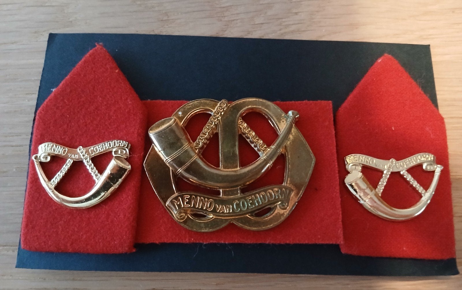 kraagspiegels en baretembleem  : Menno van Coehoorn, Verzamelen, Ophalen of Verzenden, Landmacht, Nederland, Embleem of Badge
