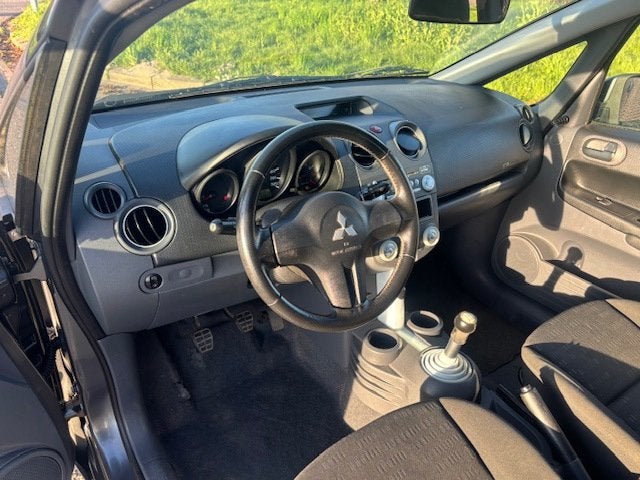 Mitsubishi Colt 1.3 Inform 3-Drs Airco Electric ABS EBD pakk, Voorwielaandrijving, Metallic lak, Stof, Gebruikt