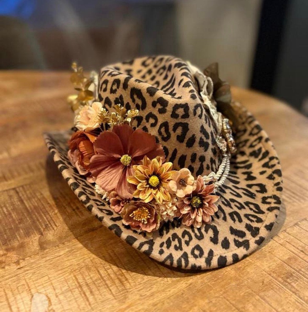 Panterhoed met bloemen en strass Bloemfetti, Kleding | Dames, Ophalen of Verzenden, Nieuw, Carnaval