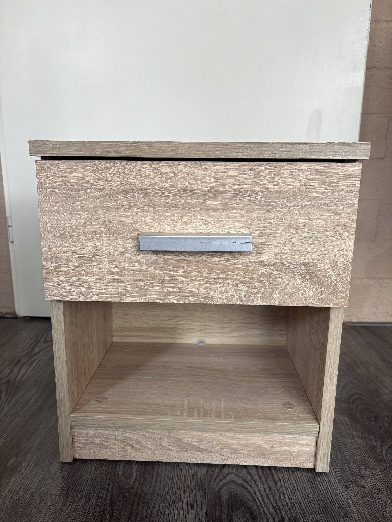 Nachtkastje, Huis en Inrichting, Slaapkamer | Nachtkastjes, Ophalen, Zo goed als nieuw, Minder dan 45 cm, 55 tot 70 cm