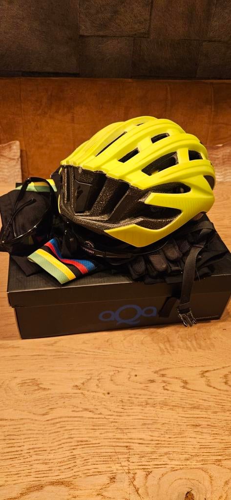 Racefietsset: helm, schoenen, kleding - Zo goed als n, Ophalen, Zo goed als nieuw, Schoenen
