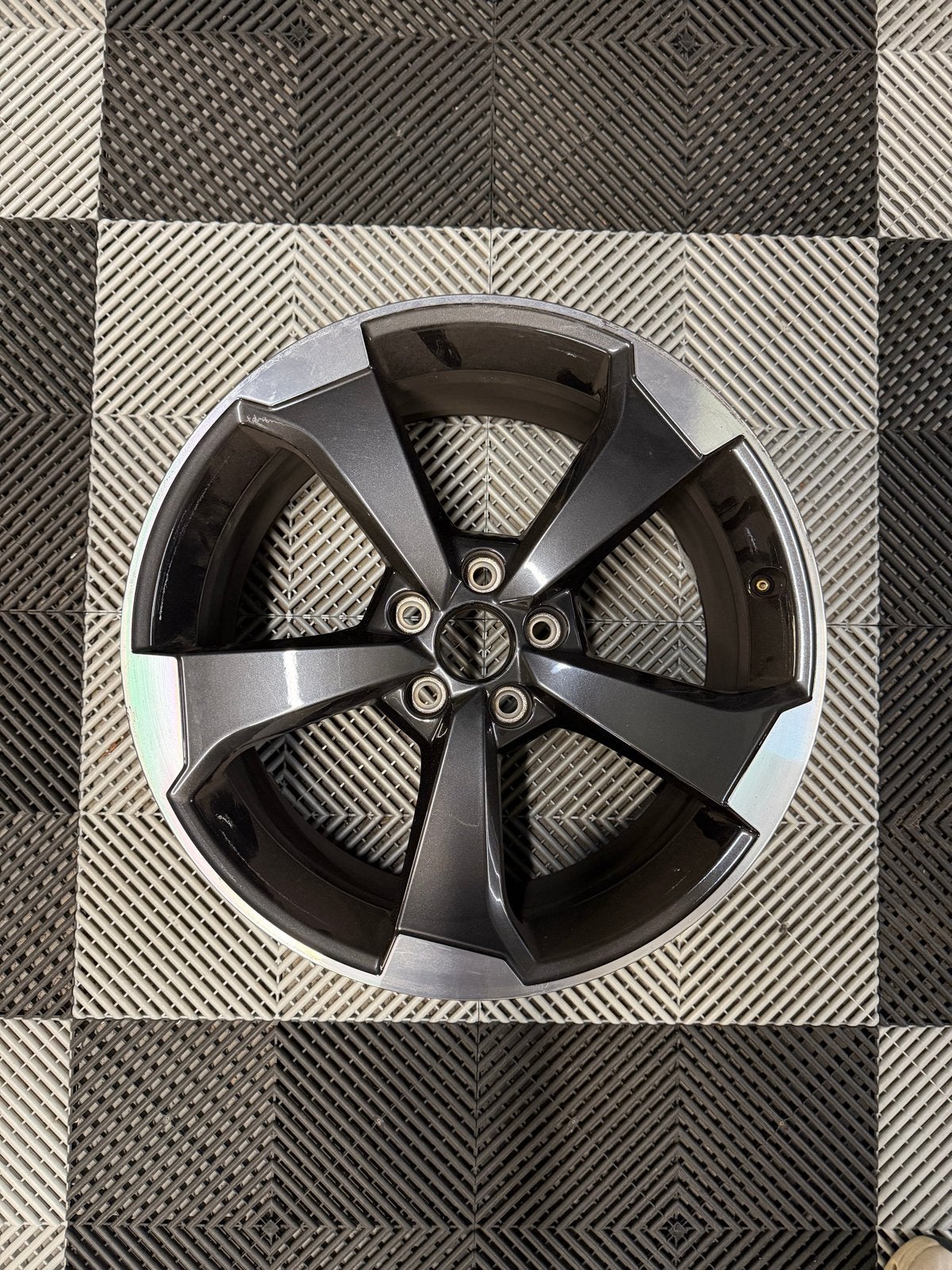 Audi RS3 (8V) 19 inch voor (breed) velg - Gebruikt, Ophalen of Verzenden, Gebruikt, 19 inch, Velg(en)