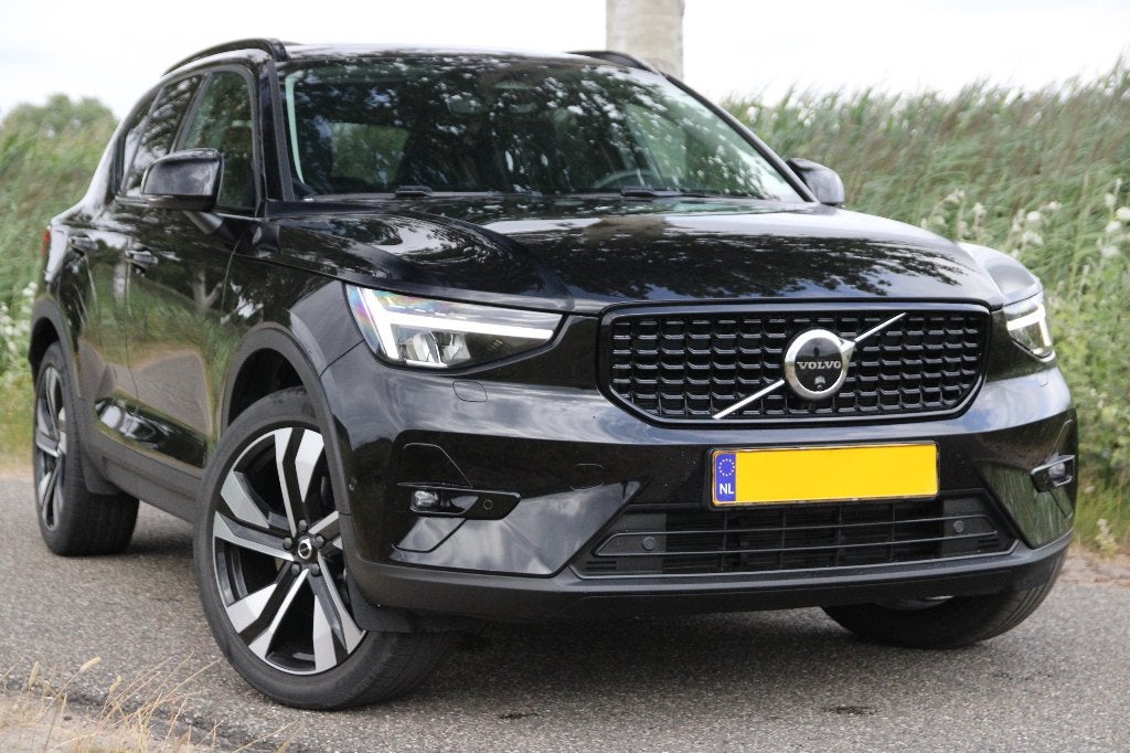 Volvo XC40 B4 Ultimate Bright,04-2024,360 Camera,Pano,H&K, Auto's, Volvo, 1588 kg, 4 cilinders, Zwart, Leder