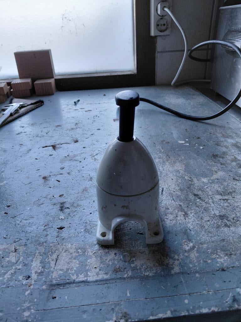 Originele Rezi WC drukknop uit de jaren '50, Doe-het-zelf en Verbouw, Sanitair, Verzenden