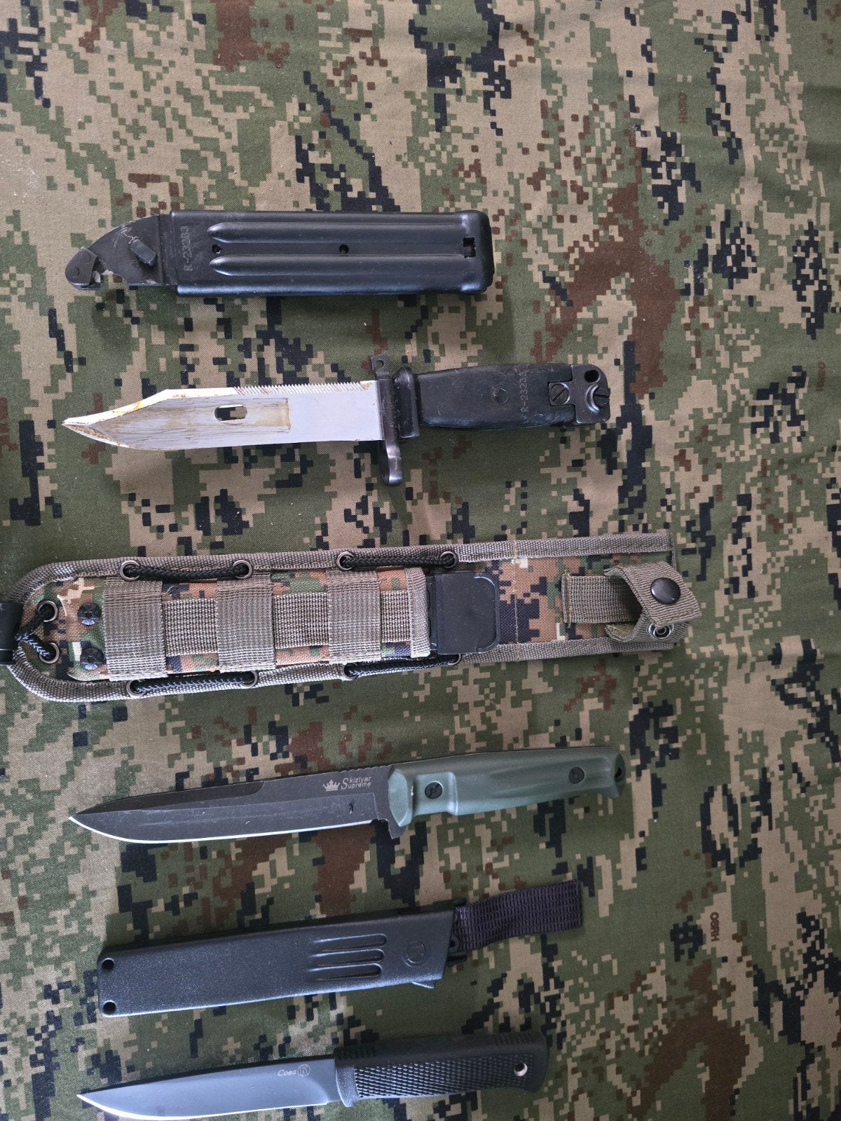 Diverse militaire messen: Russisch, Hongaars, Joegoslavisch, Ophalen of Verzenden