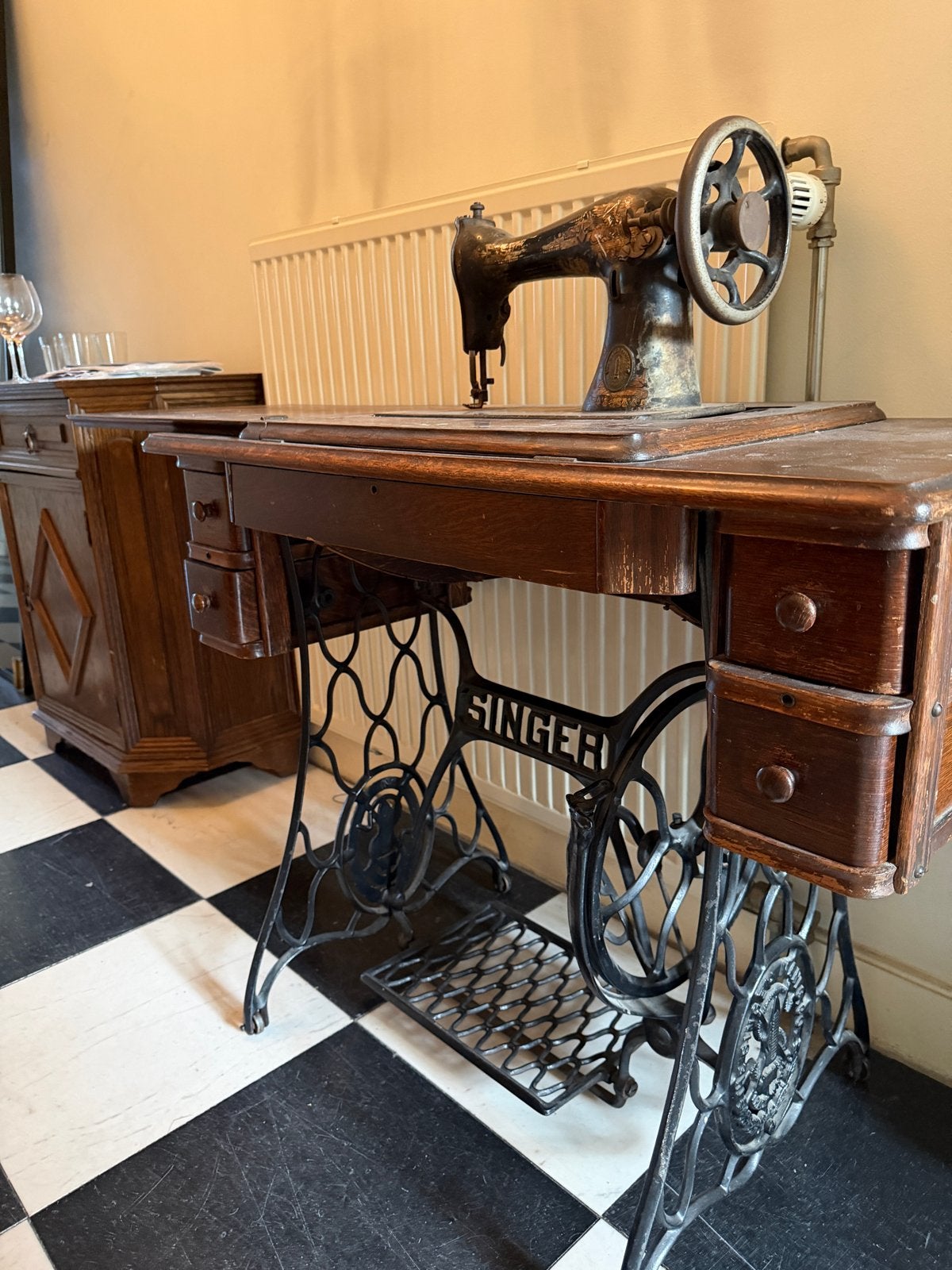 Antieke Singer Naaimachine met Houten Tafel, Ophalen