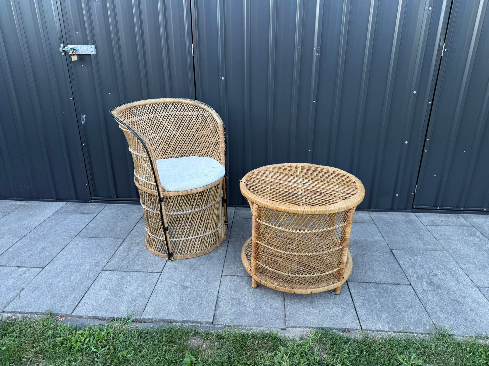Vintage rotan pauwenstoel met bijpassend tafeltje, Ophalen of Verzenden, Zo goed als nieuw