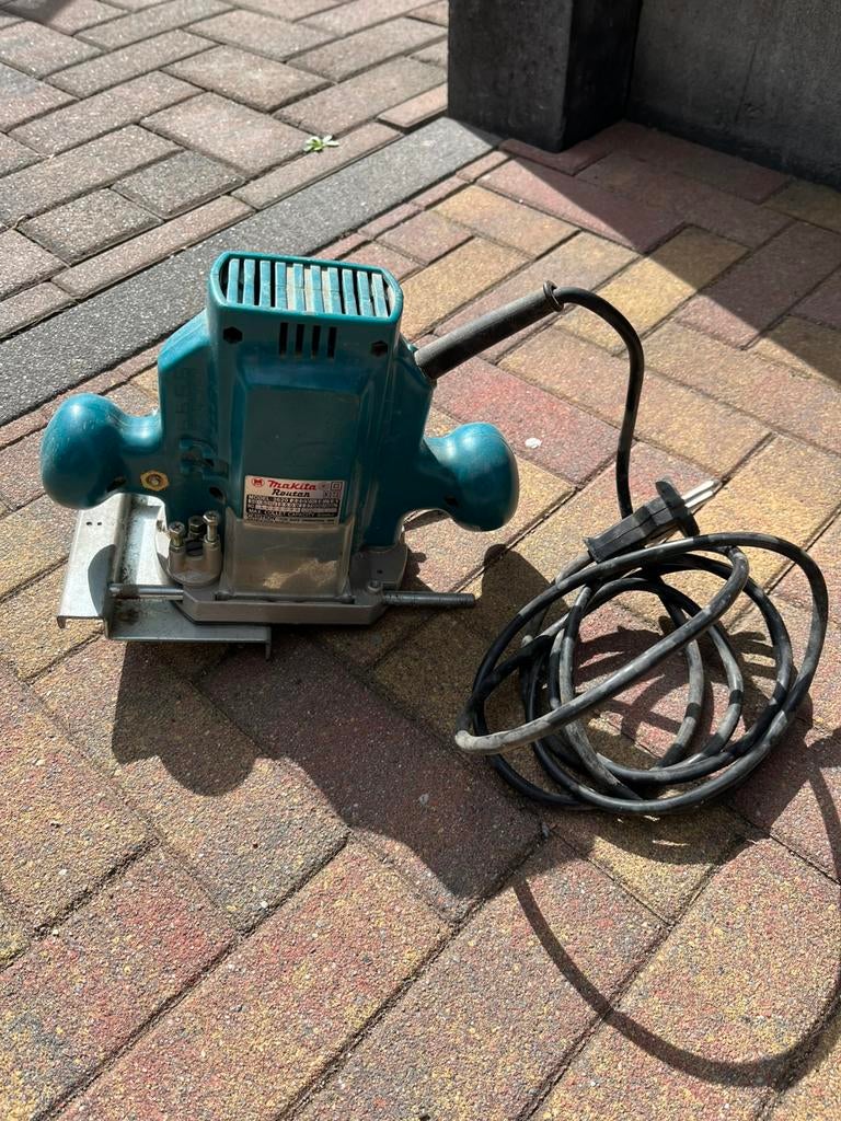 Makita bovenfrees model 3620, Ophalen of Verzenden, Gebruikt, Elektrisch, Bovenfrees