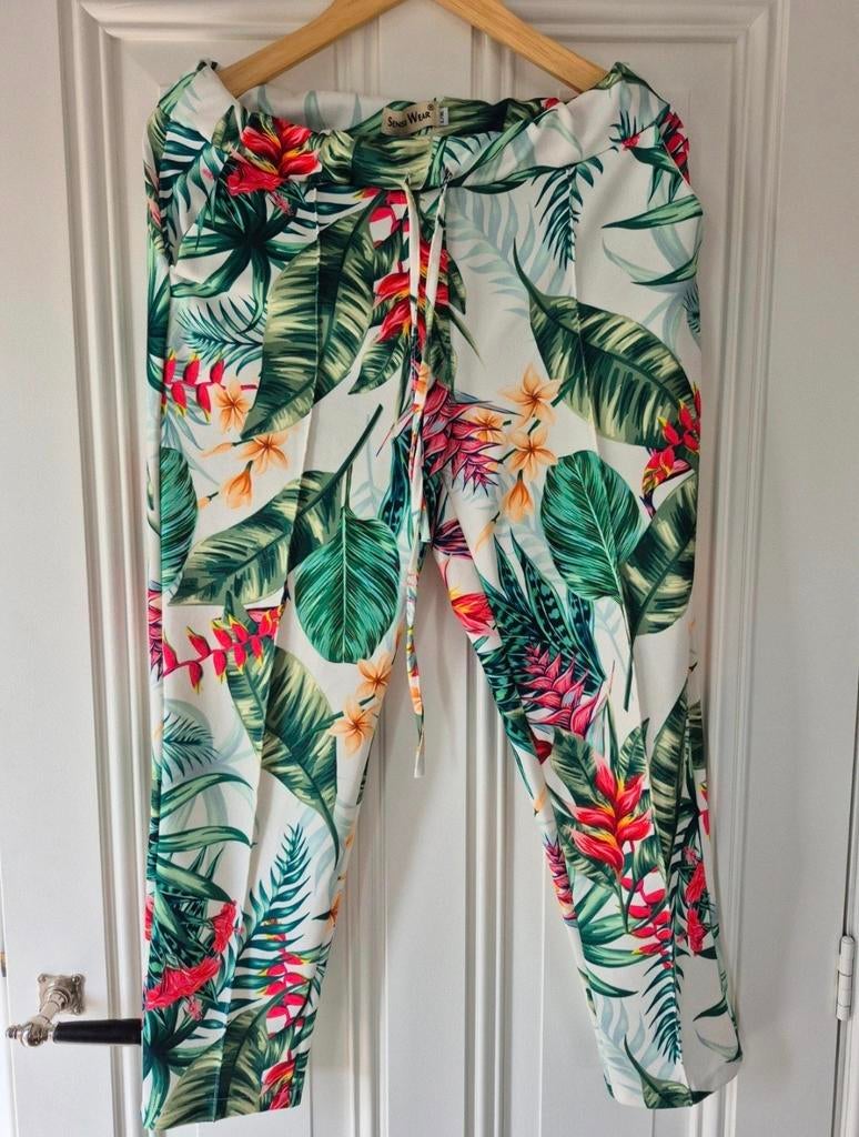 Leuke fleurige 7/8 broek, valt als maat 38/40, Maat 38/40 (M), Overige kleuren, Ophalen of Verzenden, Sensi Wear