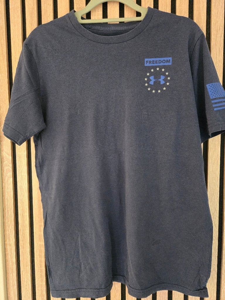 Vintage stijl t-shirt, Kleding | Heren, T-shirts, Under Armour, Ophalen of Verzenden, Zo goed als nieuw, Meerkleurig